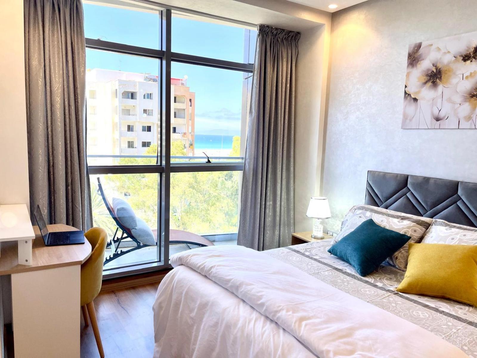 Modern Elegance With Sea Views In Central Tangier - Steps To Beach, Train And Attractions! Buitenkant foto