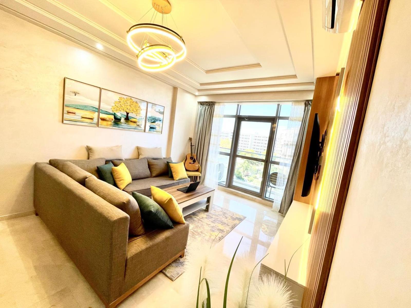Modern Elegance With Sea Views In Central Tangier - Steps To Beach, Train And Attractions! Buitenkant foto