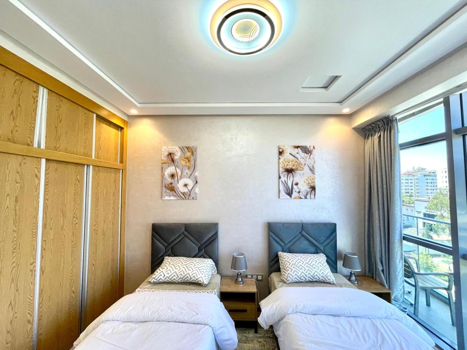 Modern Elegance With Sea Views In Central Tangier - Steps To Beach, Train And Attractions! Buitenkant foto